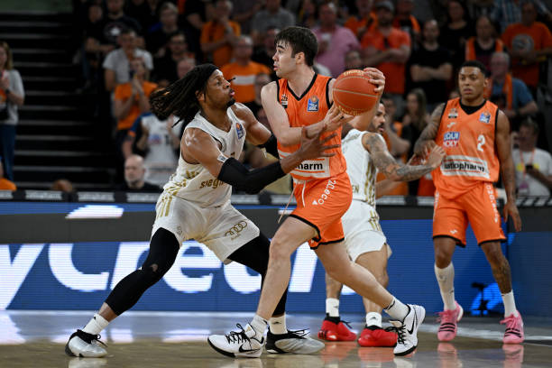 不仅为她的 不仅为她的