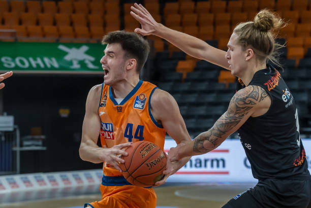 实属少数 实属少数